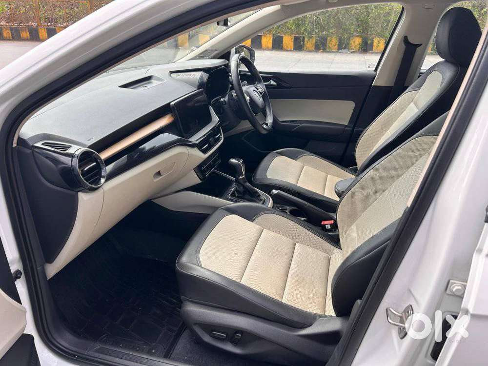 Skoda Slavia 1.0 Tsi Style At, 2024, Petrol