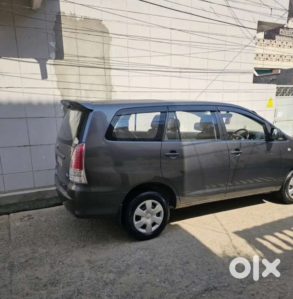 Toyota Innova 2011 Diesel Well Maintained