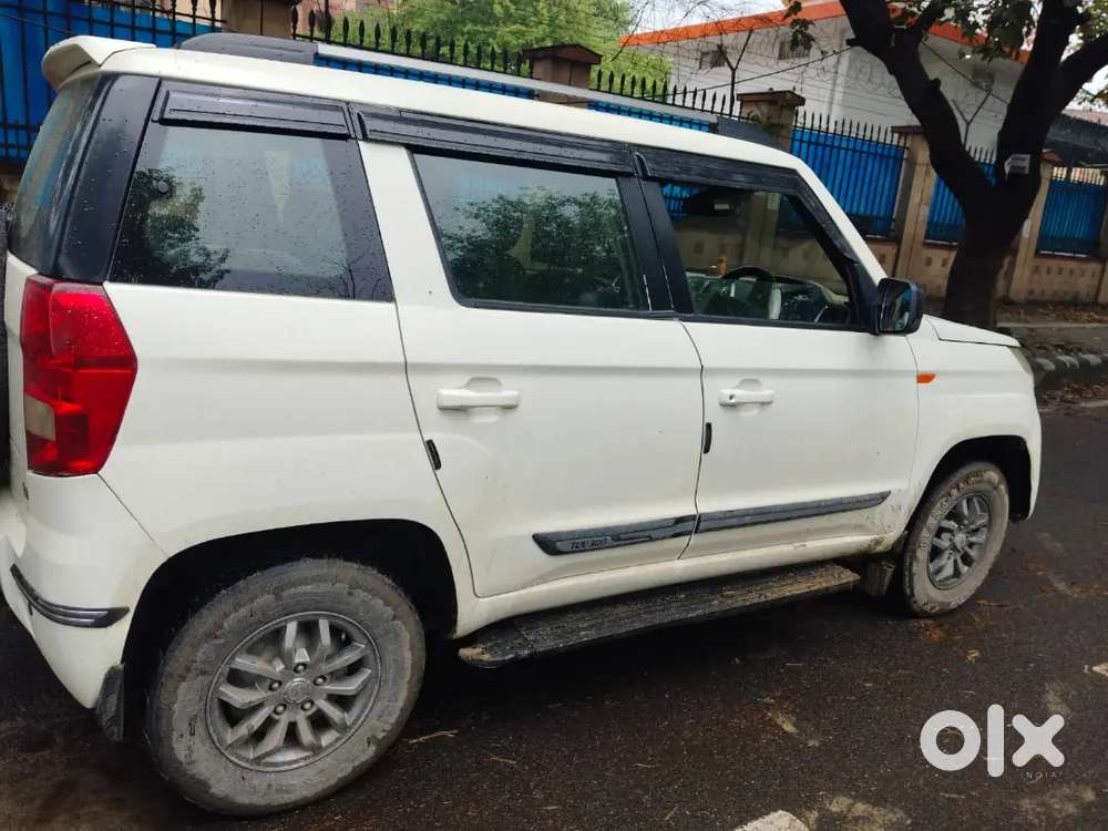 Mahindra Tuv 300 2018 Diesel 120000 Km Driven