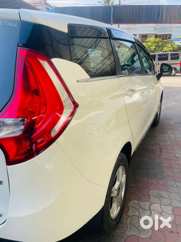 Mahindra Marazzo M6, 2019, Diesel