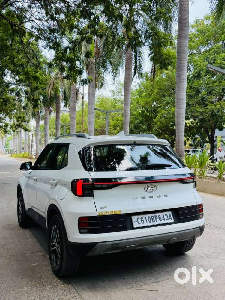 Hyundai Venue Sx (o) Mt 1.5 Diesel, 2023, Diesel