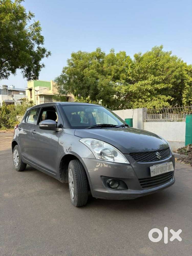 Maruti Suzuki Swift Vxi 1.2 Abs Bs-iv, 2013, Petrol