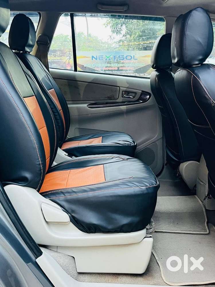 Toyota Innova 2.5 V 7seater Crysta Edition, 2014, Diesel