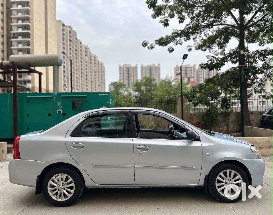 Toyota Etios V, 2012, Petrol
