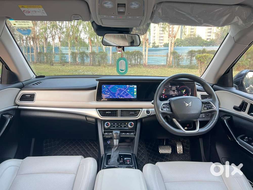 Mahindra Xuv700 2.2 Ax 7 Diesel At Str, 2023, Diesel