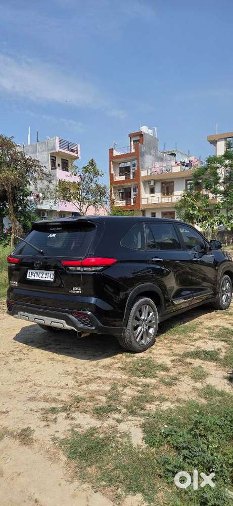 Toyota Innova Hycross 2.0 Zx Hybrid 7 Str, 2024, Cng & Hybrids