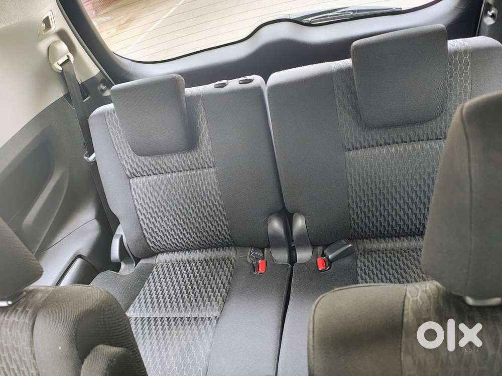 Toyota Innova Crysta 2.8g At 2019