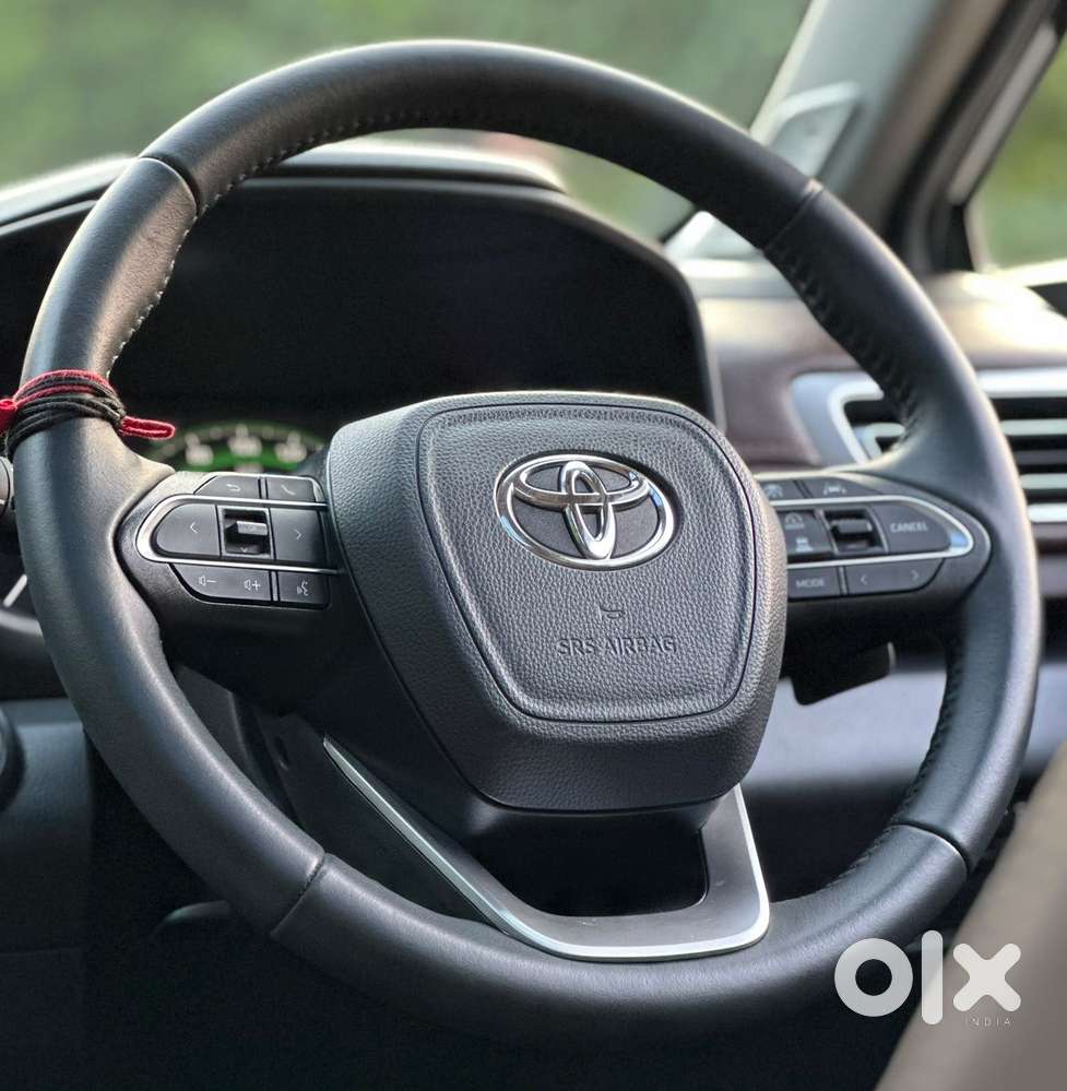 Toyota Innova Hycross 2.0 Zx Hybrid 7 Str, 2025, Petrol