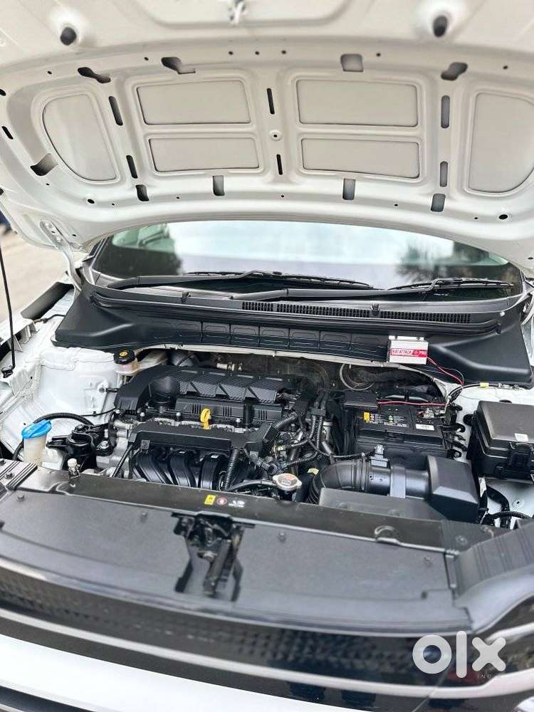 Kia Carens, 2023, Petrol