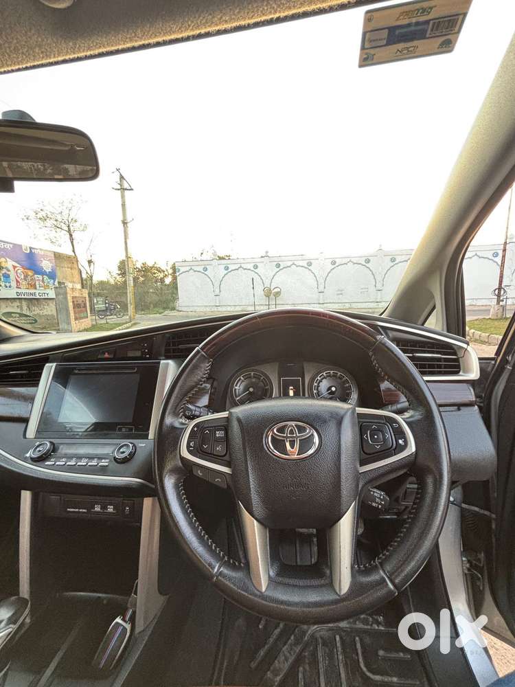 Toyota Innova Crysta 2.8z Automatic, 2016, Diesel