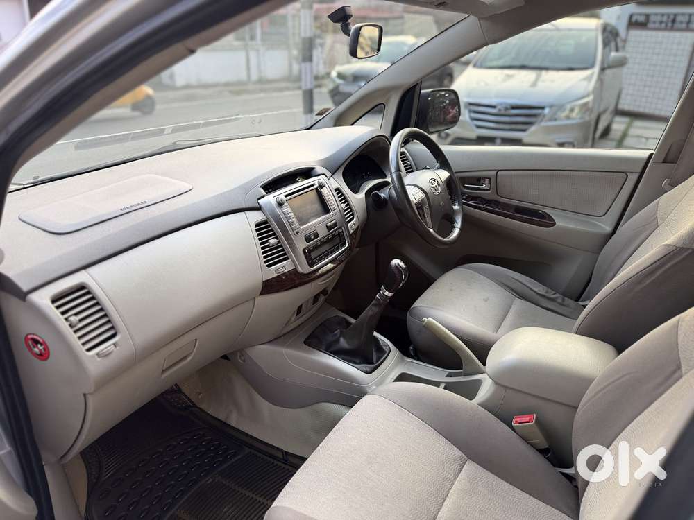 Toyota Innova 2.5 Ev (diesel) Ps 8 Seater Bs Iv, 2014, Diesel