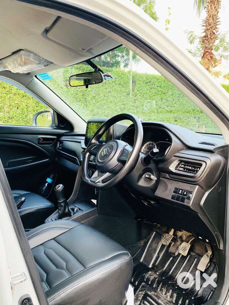 Maruti Suzuki Brezza 1.5 Lxi Smart Hybrid, 2025, Petrol