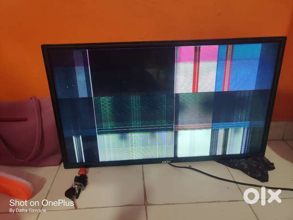 Akai 32 inch smart Android tv