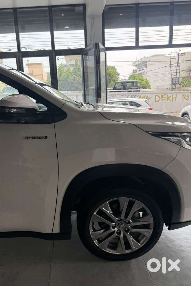 Toyota Innova Hycross 2.0 Zx Hybrid 7 Str, 2023, Cng & Hybrids