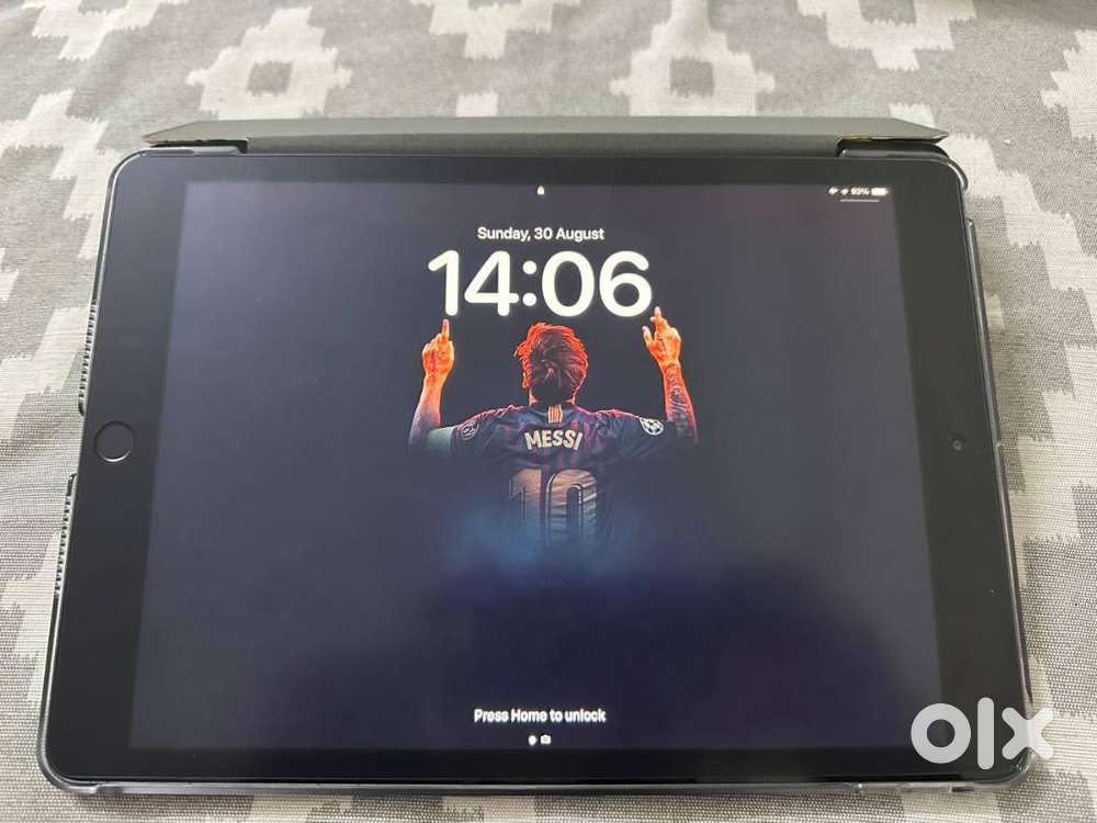 Apple iPad 7th Gen 128 GB  Excellent Condition