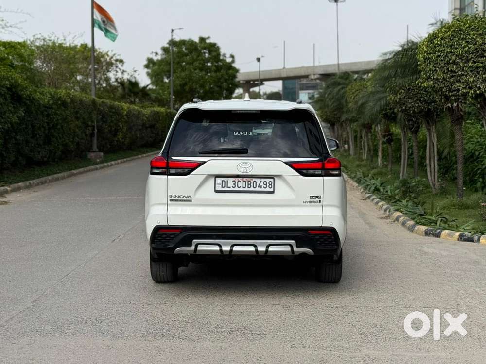 Toyota Innova Hycross 2.0 Zx Hybrid 7 Str, 2024, Petrol