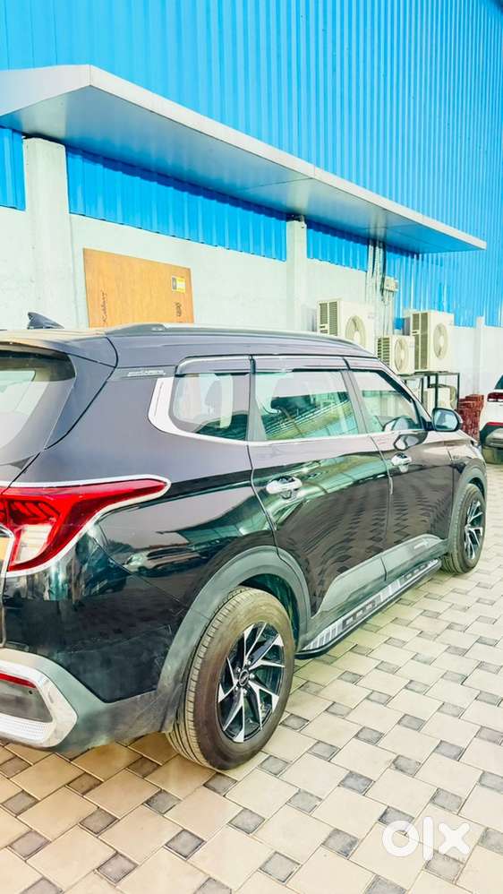 Kia Carens Petrol 2025