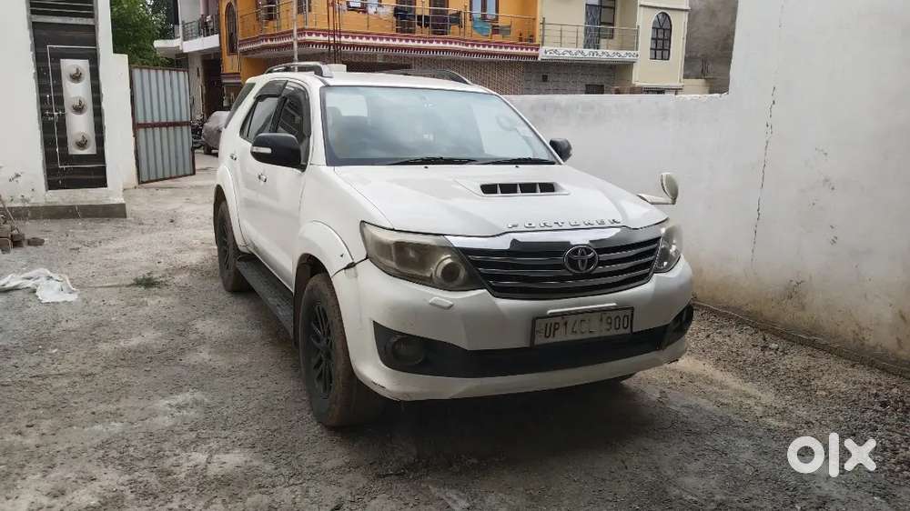 Toyota Fortuner 2015 Diesel 130000 Km Driven