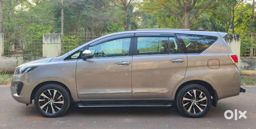 Toyota Innova Crysta