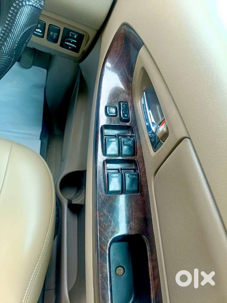Toyota Innova 2.5 Zx 7 Str Bs-iv, 2015, Diesel