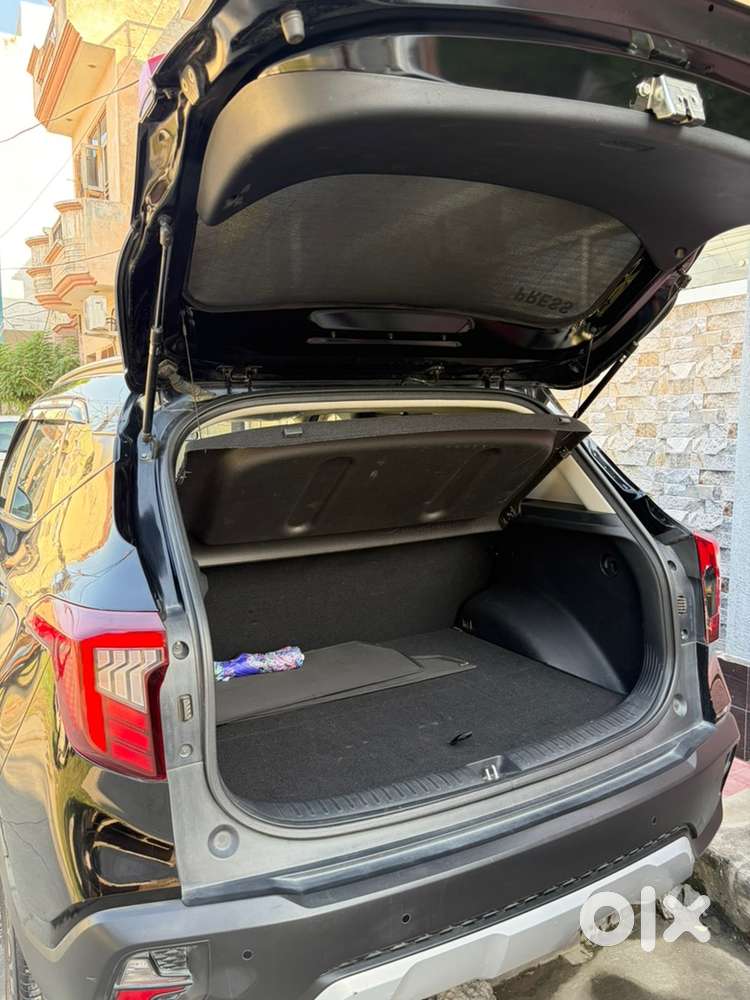 Kia Seltos 1.5 Htk Plus Petrol Mt 2024 | Black Colour |