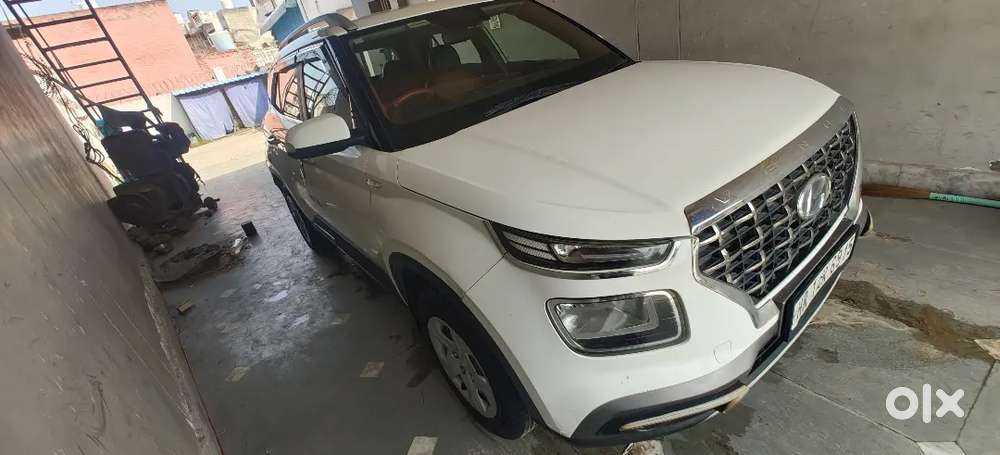 Hyundai Venue 2020 Petrol Well Maintained