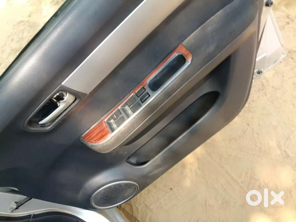 Maruti Suzuki Swift 2011 Diesel 150 Km 90% Original Gadi