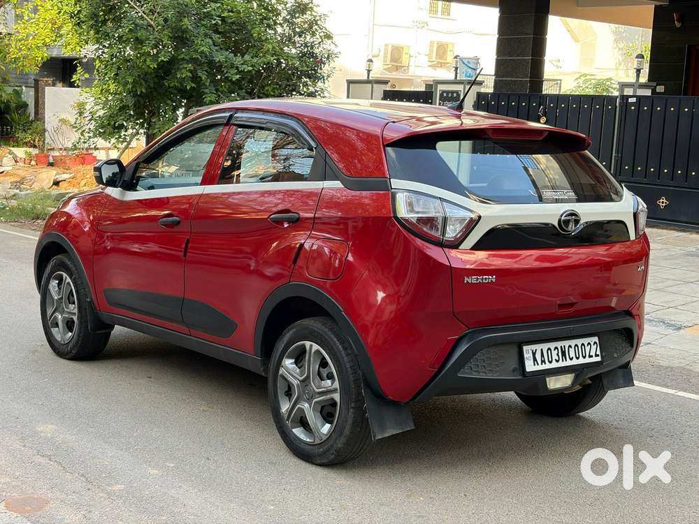 Tata Nexon Pure 1.2 Revotron Petrol 6 Mt, 2018, Petrol