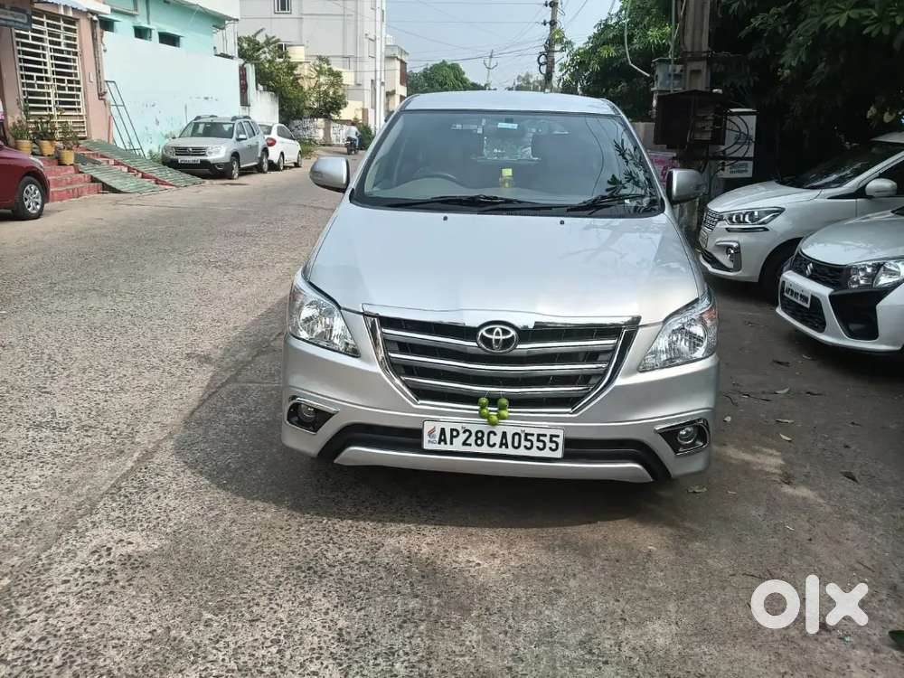 Toyota Innova 2.5 V Diesel 6seater Up To 2029 Till Validity...