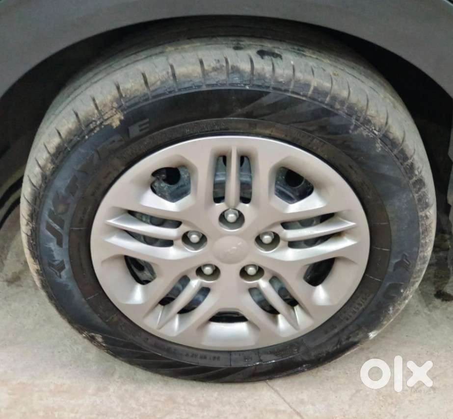 Kia Carens, 2024, Petrol
