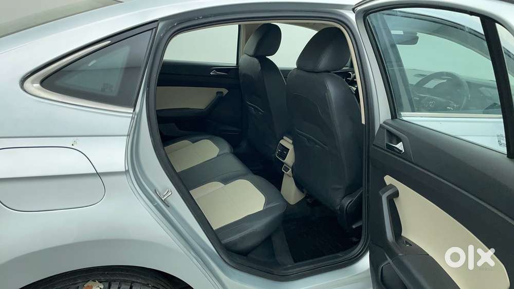 Skoda Slavia Style 1.0l Tsi At, 2022, Petrol