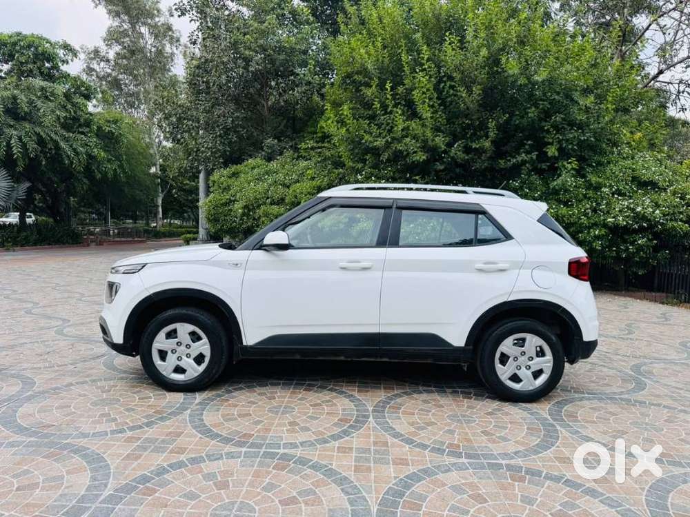 Hyundai Venue S 1.2 Petrol, 2022, Petrol