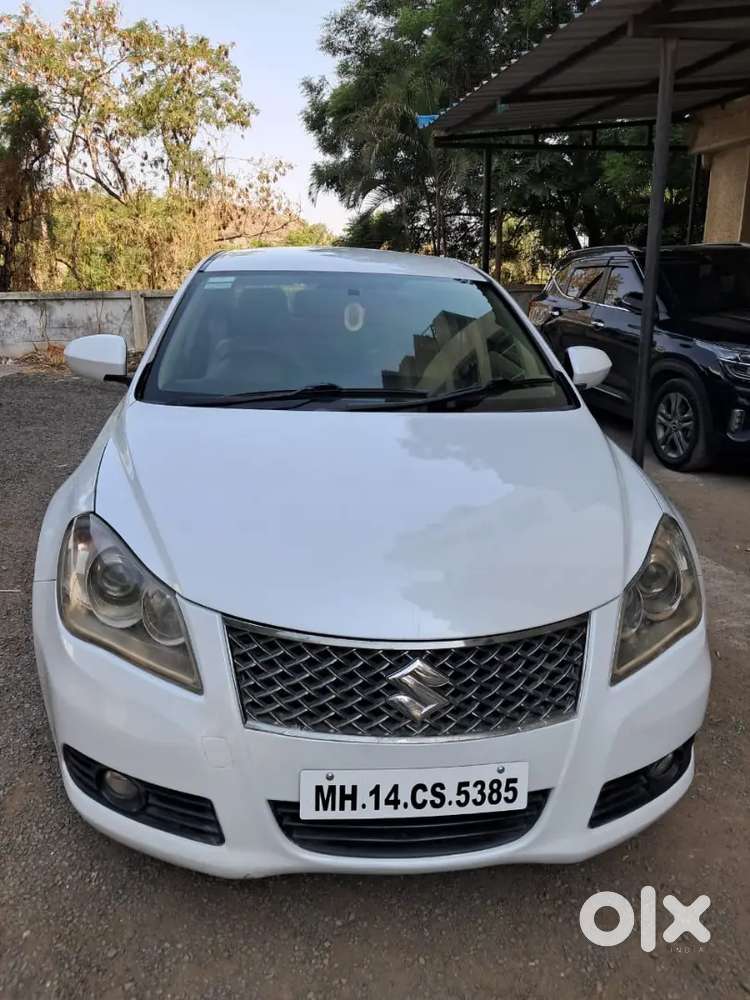 Maruti Suzuki Kizashi 2.4 2012