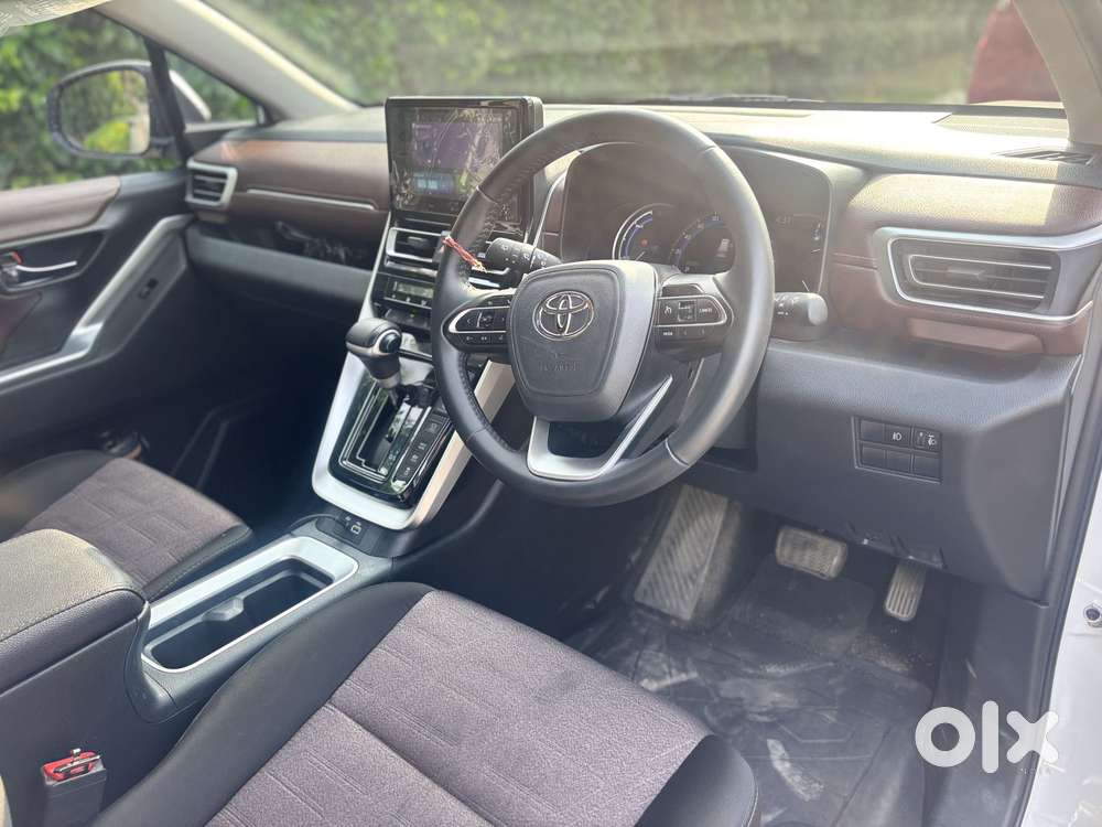 Toyota Innova Hycross 2.0 Vx Hybrid 7 Str, 2026, Petrol