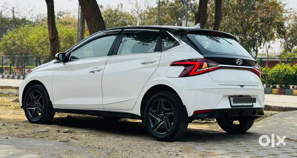 Hyundai I20 Sportz 1.2 Ivt Dual Tone, 2023, Petrol