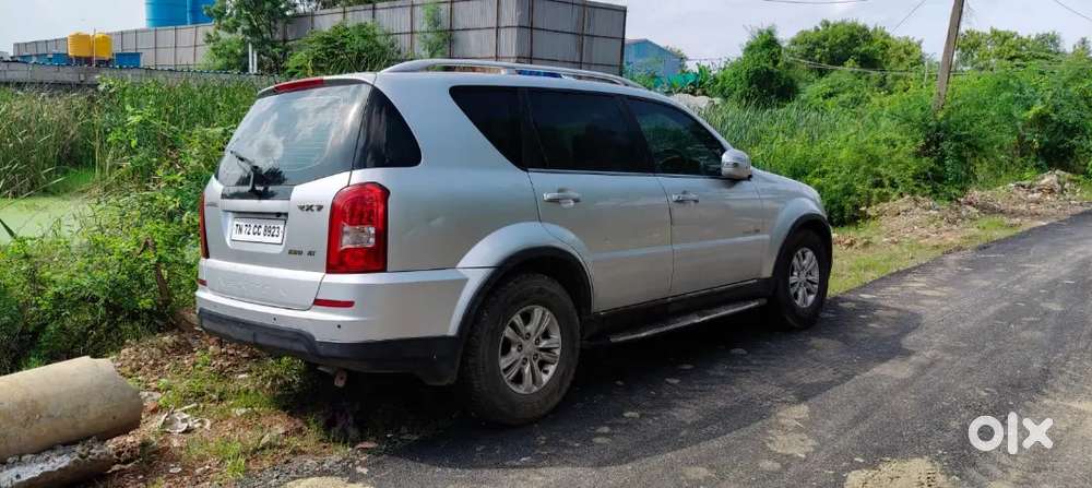 Mahindra Rexton 2013