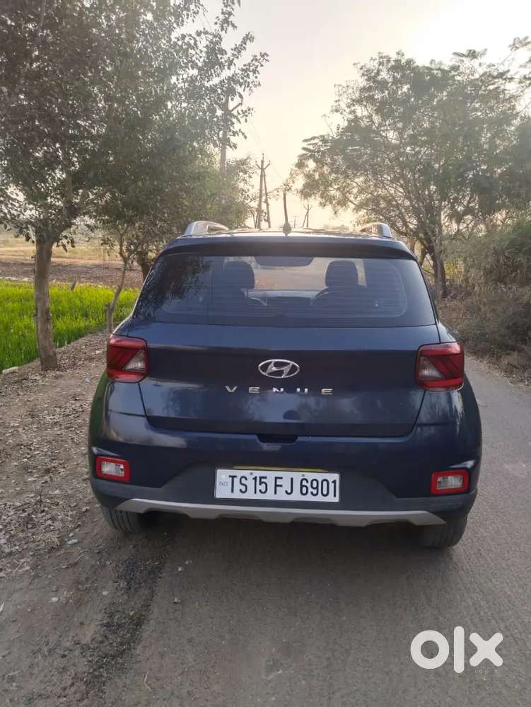 Hyundai Venue 2022 Diesel Well Maintained