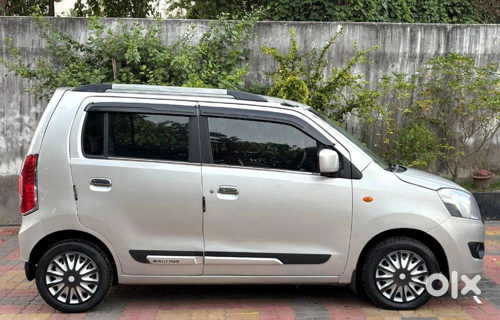 Maruti Suzuki Wagon R Vxi Amt1.2, 2017, Petrol