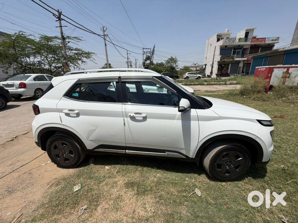 Hyundai Venue N Line 2023 Petrol Well Maintained