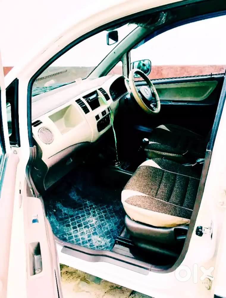 Zen Estilo Lxi Showroom Condition. 65000 Km Chali Hue Hai. Nice Avrage