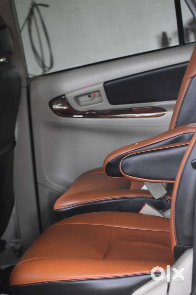 Toyota Innova 2.5 G  2013  7 Seater  Tastefully Modified