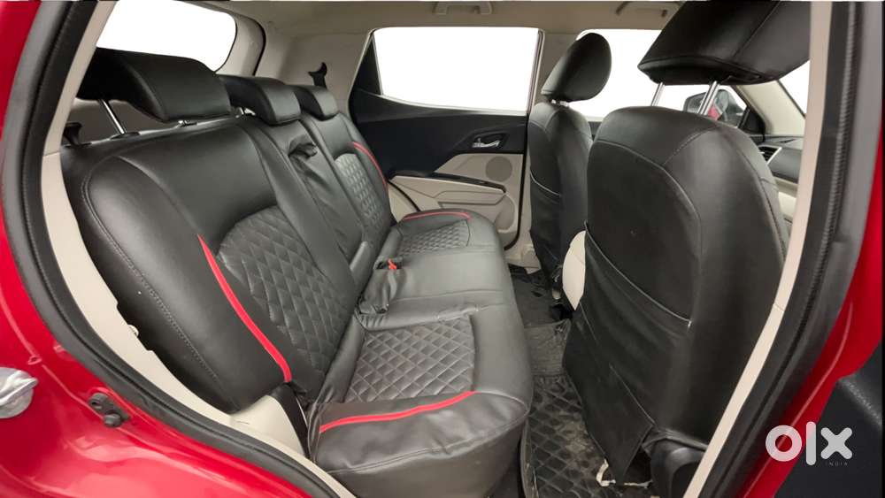 Mahindra Xuv300 W8, 2019, Petrol