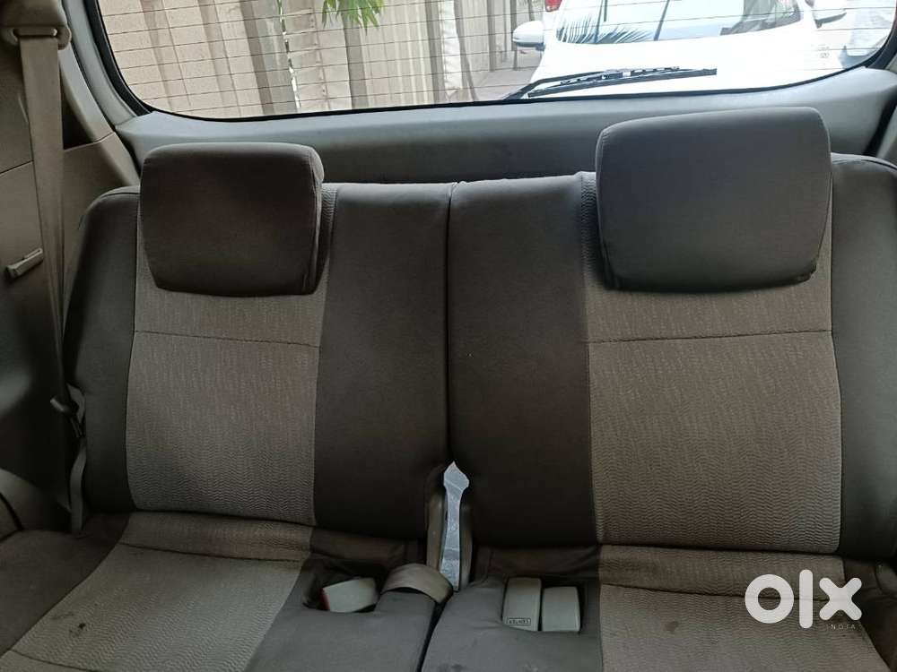 Toyota Innova 2.5 V 2015