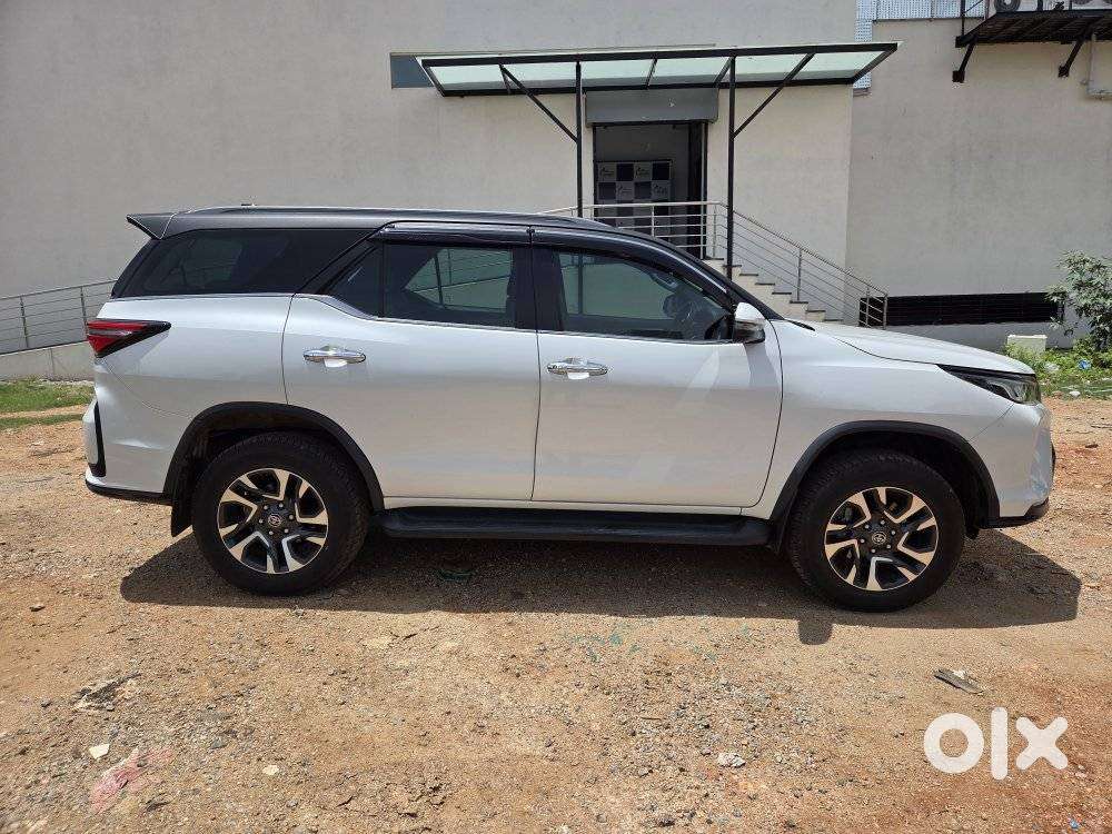 Toyota Fortuner Legender 4X2 AT 2.8, 2023, Diesel