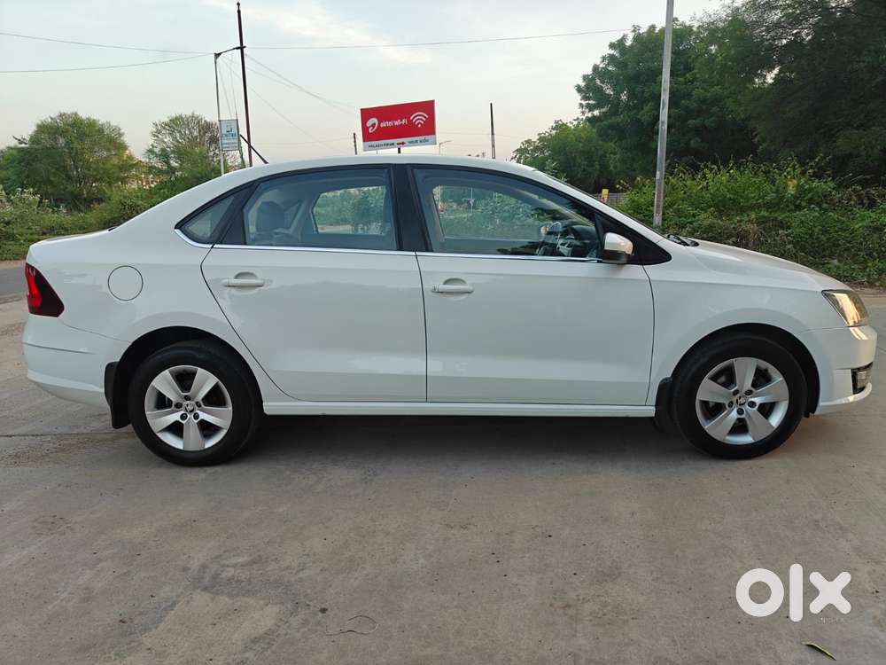 Skoda Rapid 1.0 Ambition Tsi At, 2021, Petrol
