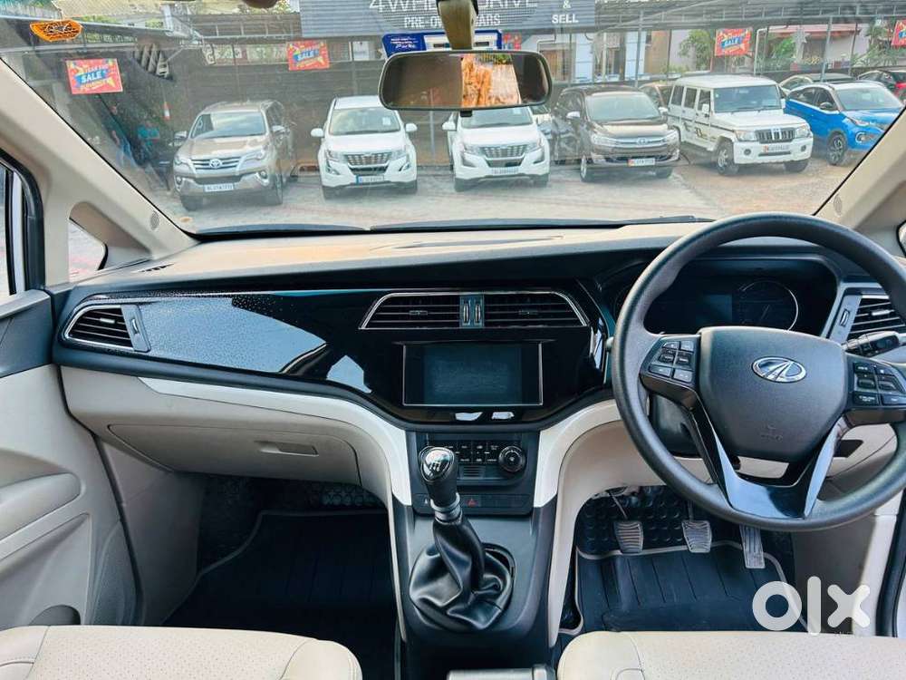 Mahindra Marazzo M8, 2018, Diesel