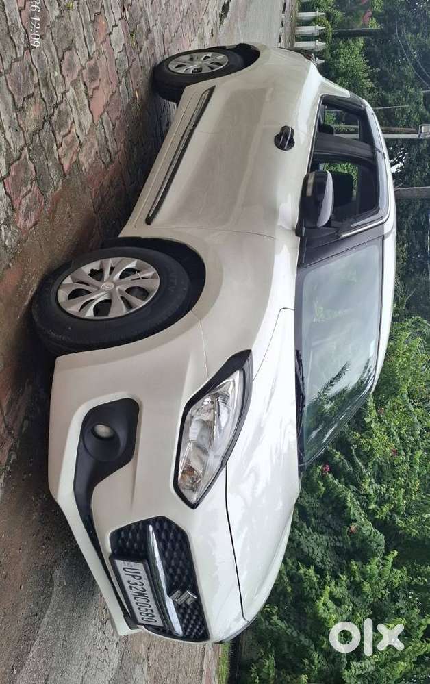 Maruti Suzuki Swift Vxi Optional, 2021, Petrol