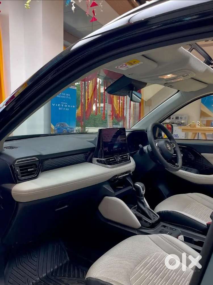 Maruti Suzuki Victoris Zxi +