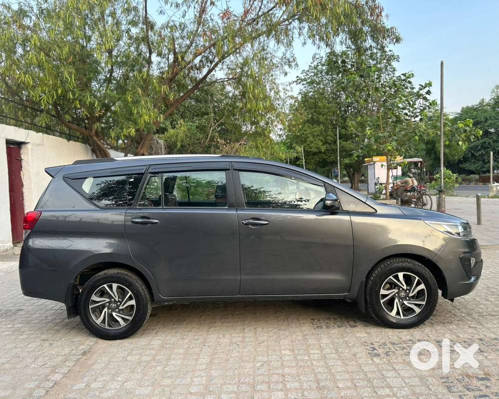 Toyota Innova Crysta 2.4 G Mt 7 Str, 2022, Diesel