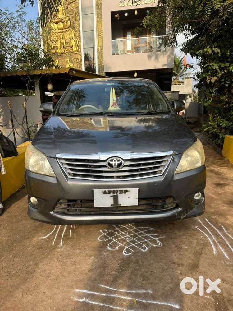 Toyota Innova 2012 Top End Diesel Well Maintained